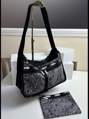 LeSportsac Deluxe Everyday Bag Expandable Terrier Toss Dog Print Bag Crossbody